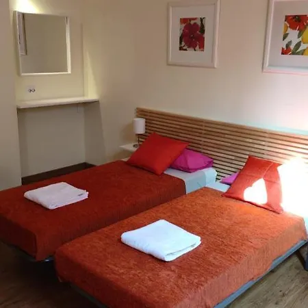 Hostal Garden *